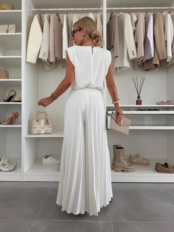 Solan Marseille | Ensemble Minimaliste: Haut Sans Manches et Pantalon Plissé