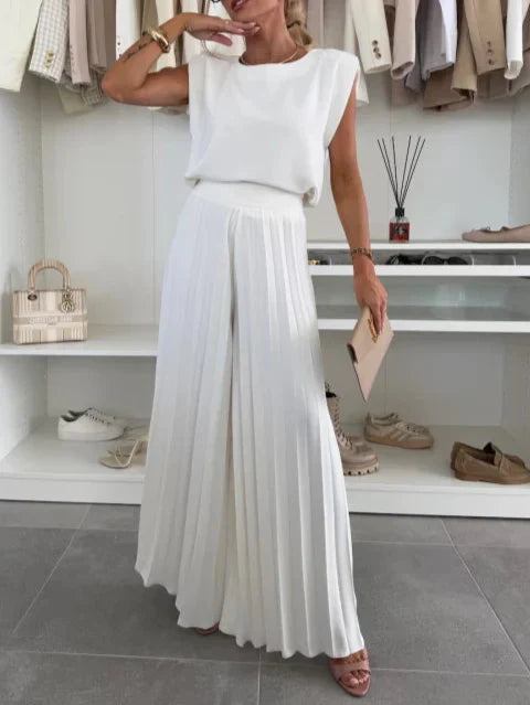 Solan Marseille | Ensemble Minimaliste: Haut Sans Manches et Pantalon Plissé