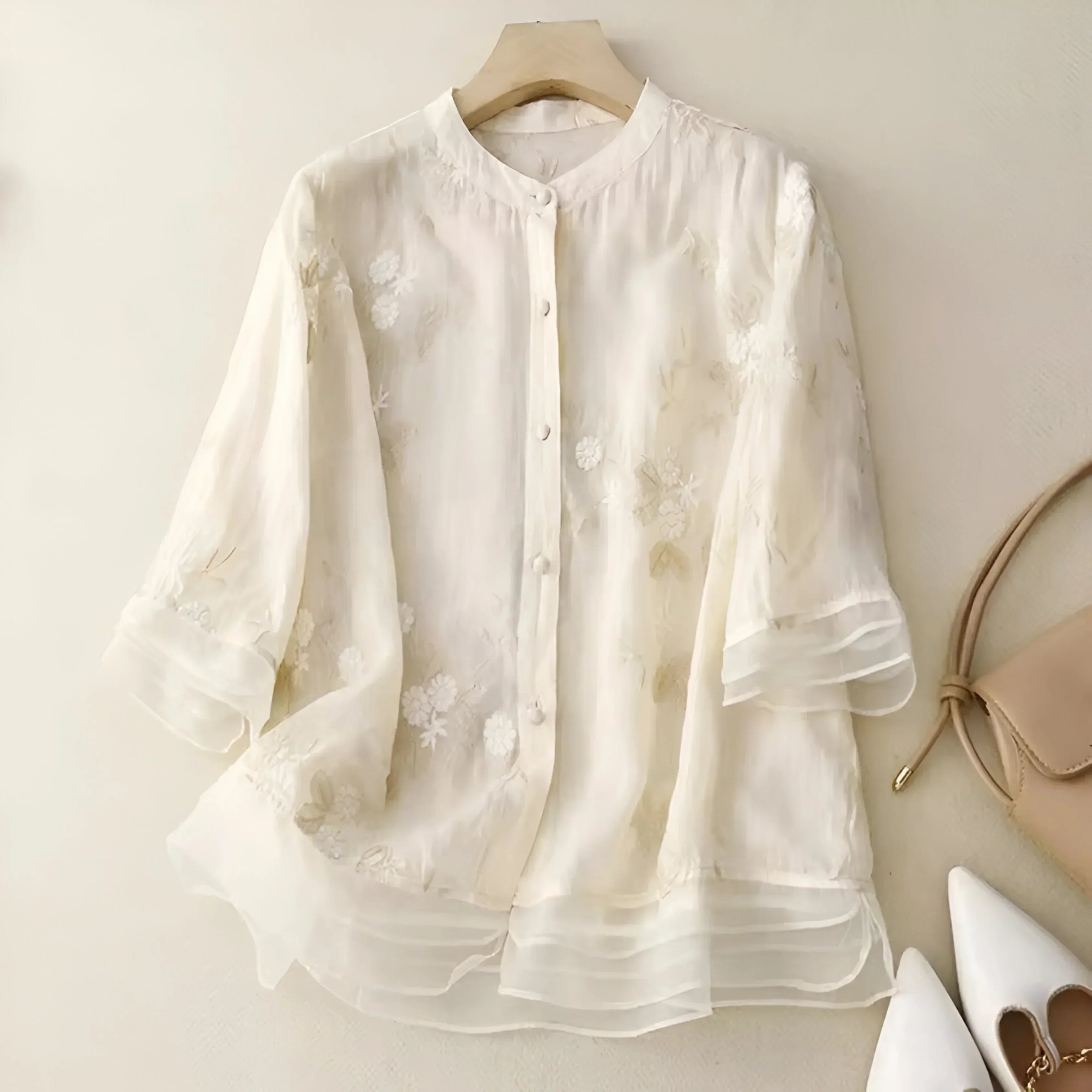 Emily™ | Haut fleuri brodé au charme intemporel
