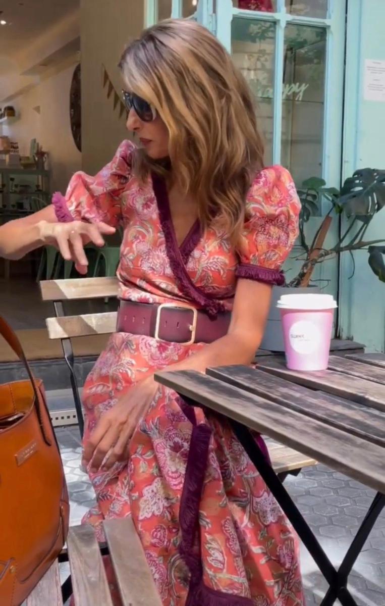 Élégance Rosée™ | Robe longue rose à manches courtes