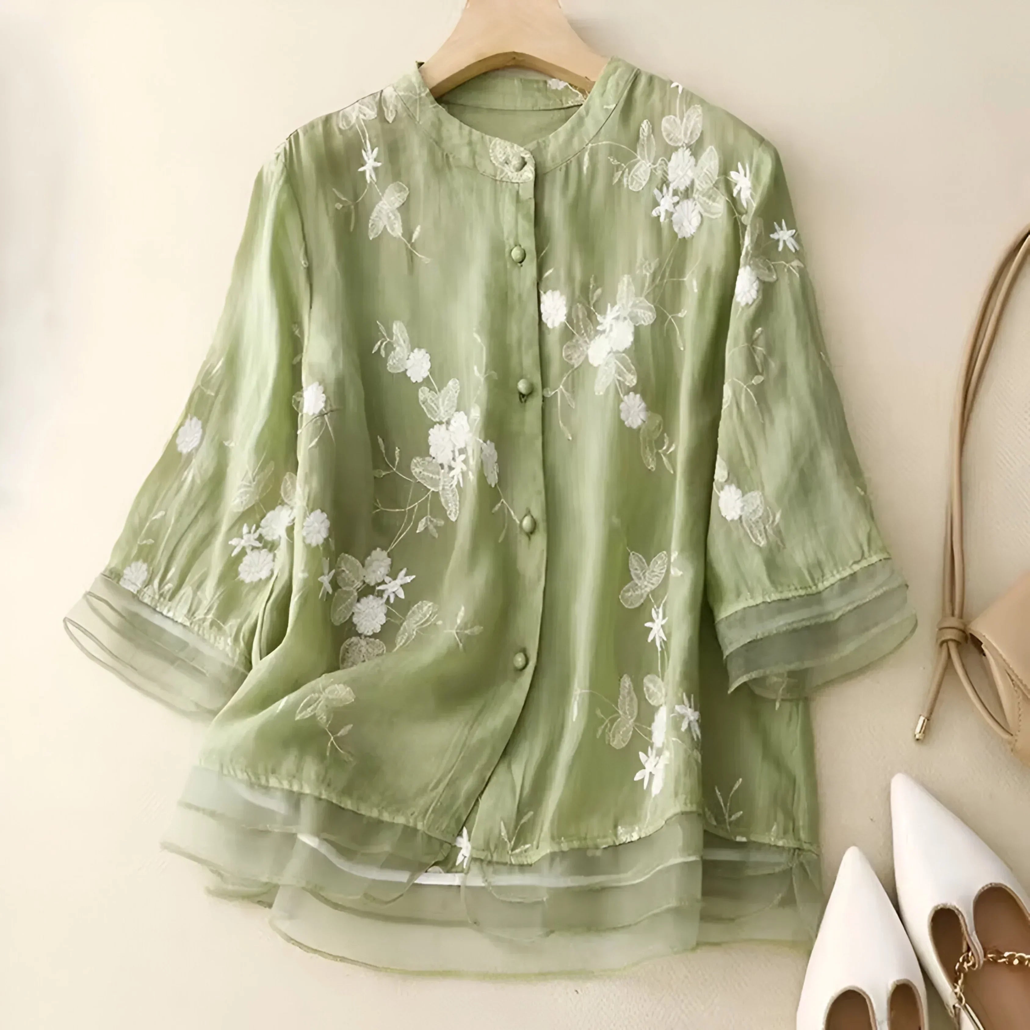 Emily™ | Haut fleuri brodé au charme intemporel