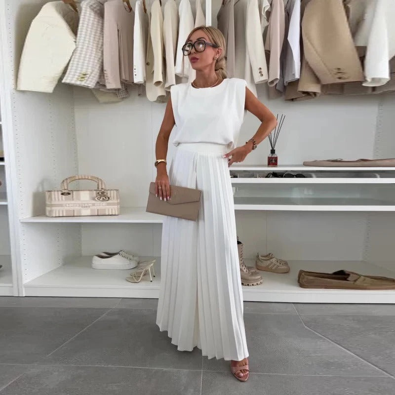 Solan Marseille | Ensemble Minimaliste: Haut Sans Manches et Pantalon Plissé