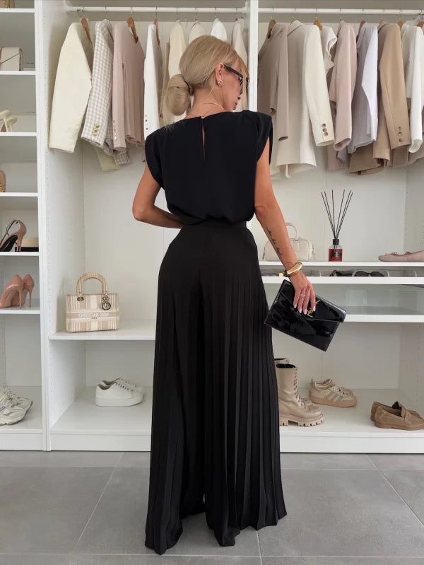 Solan Marseille | Ensemble Minimaliste: Haut Sans Manches et Pantalon Plissé